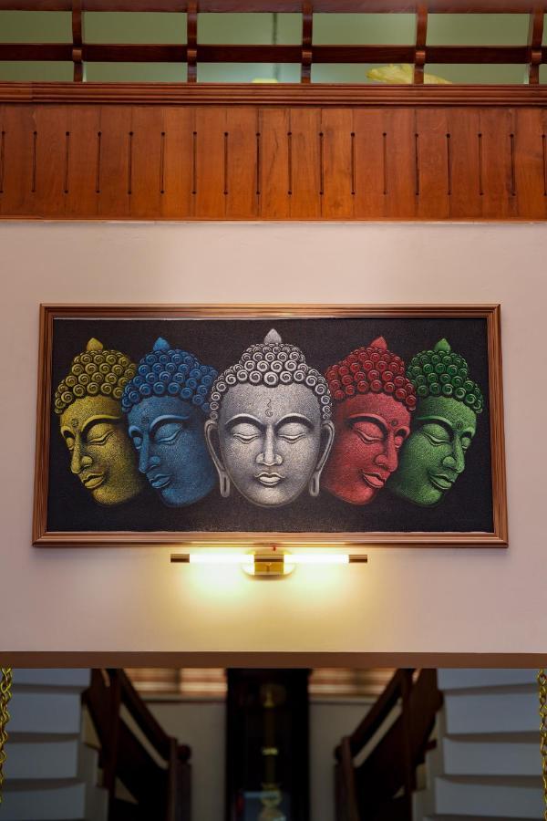 Parudeesa - Heavenly- Luxurious Palace Look-Near Cbd - Kerala - India With Breakfast Kāladi Exterior foto
